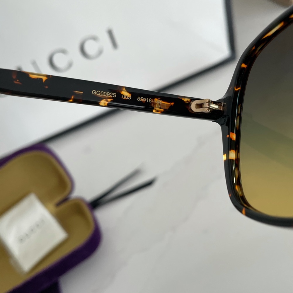 Gucci sunglasses only worn once - Picture 4 of 5